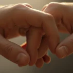 Dokunmanın Psikolojisi: Bağlanmanın Gizli Anahtarı